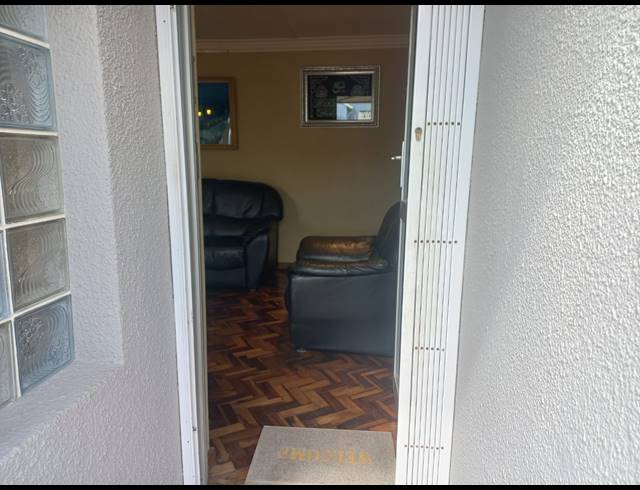 4 BEDROOM HOUSE FOR SALE IN STRANDFONTEIN